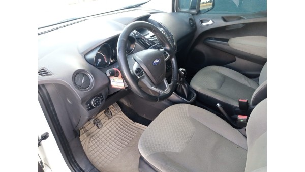 195.000 TL PEŞİNATLA //KREDİLİ//SENETLİ //KREDİ KARTINA 12 AY TAKSİTLE// SATIŞ İMKANI (2016 MODEL FORD COURİER)