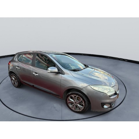 295.000 TL PEŞİNATLA //KREDİLİ//SENETLİ //KREDİ KARTINA 12 AY TAKSİTLE// SATIŞ İMKANI (2012 MODEL MEGANE 3 OTOMATİK)