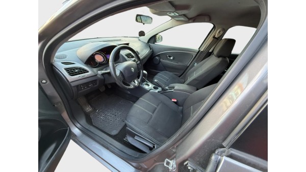 295.000 TL PEŞİNATLA //KREDİLİ//SENETLİ //KREDİ KARTINA 12 AY TAKSİTLE// SATIŞ İMKANI (2012 MODEL MEGANE 3 OTOMATİK)