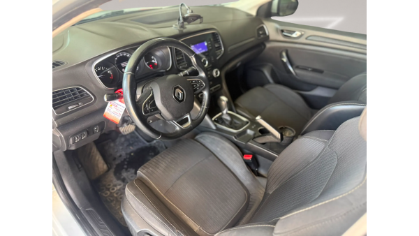 475.000 TL PEŞİNATLA //KREDİLİ//SENETLİ //KREDİ KARTINA 12 AY TAKSİTLE// SATIŞ İMKANI (2017 MODEL RENAULT MEGANE OTOMATİK)