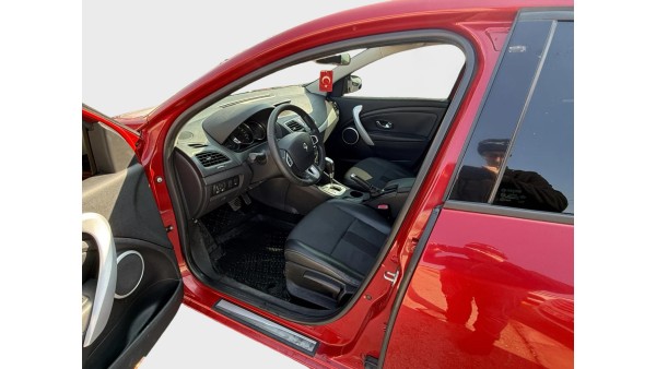 295.000 TL PEŞİNATLA //KREDİLİ//SENETLİ //KREDİ KARTINA 12 AY TAKSİTLE// SATIŞ İMKANI (2012 MODEL MEGANE 3 OTOMATİK)