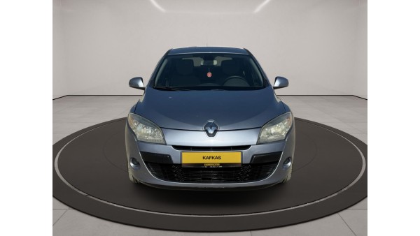 395.000 TL PEŞİNATLA //KREDİLİ//SENETLİ //KREDİ KARTINA 12 AY TAKSİTLE// SATIŞ İMKANI (2011 MODEL MEGANE 3 OTOMATİK)