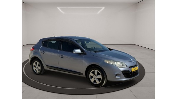 395.000 TL PEŞİNATLA //KREDİLİ//SENETLİ //KREDİ KARTINA 12 AY TAKSİTLE// SATIŞ İMKANI (2011 MODEL MEGANE 3 OTOMATİK)