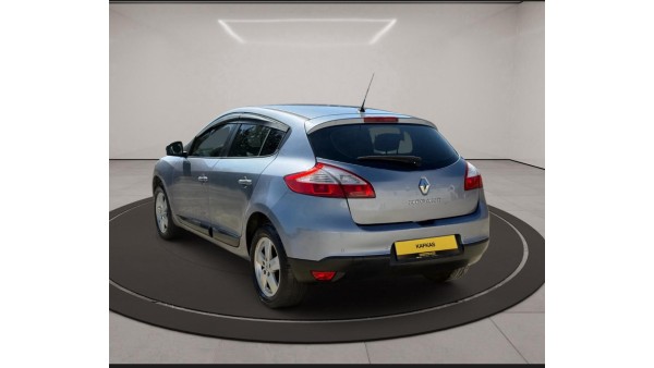 395.000 TL PEŞİNATLA //KREDİLİ//SENETLİ //KREDİ KARTINA 12 AY TAKSİTLE// SATIŞ İMKANI (2011 MODEL MEGANE 3 OTOMATİK)