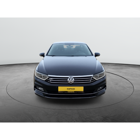 VOLKSWAGEN PASSAT SİYAH 645.000 TL PEŞİNATLA//KREDİLİ//SENETLİ//K.KARTINA 12 TAKSİT