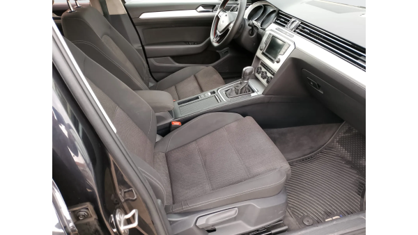 VOLKSWAGEN PASSAT SİYAH 645.000 TL PEŞİNATLA//KREDİLİ//SENETLİ//K.KARTINA 12 TAKSİT